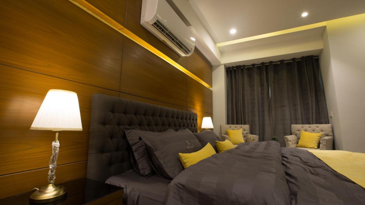 Space Luxury Rental Suites Rawalpindi Exteriör bild