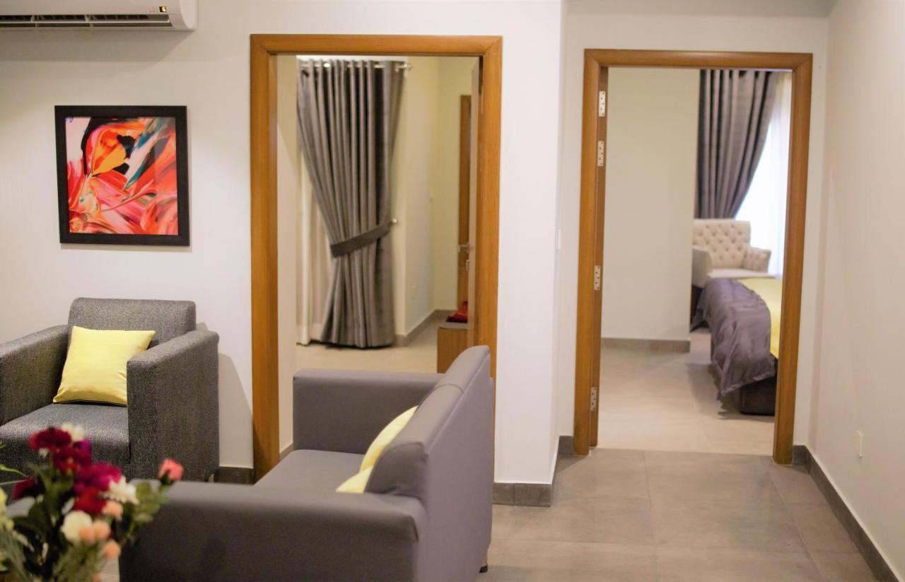Space Luxury Rental Suites Rawalpindi Exteriör bild
